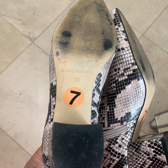 MARC FISHER booties - Picture 4 of 12